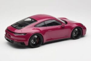 Porsche 911 992 Carrera 4 GTS Rubystar Minichamps 1:18 155063102 Metāls — attēls 2 no 6
