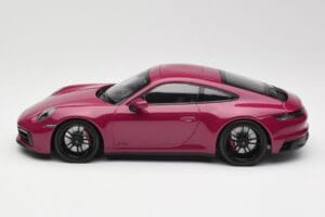 Porsche 911 992 Carrera 4 GTS Rubystar Minichamps 1:18 155063102 Metāls — attēls 3 no 6