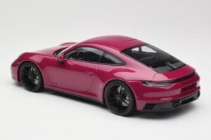 Porsche 911 992 Carrera 4 GTS Rubystar Minichamps 1:18 155063102 Metāls — attēls 5 no 6