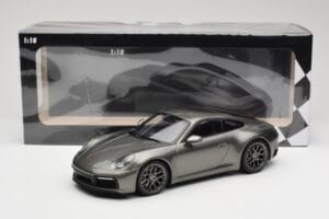 Porsche 911 992 Carrera 4S Aventurine Green Metallic Minichamps 1:18 155067328 Metāls — attēls 6 no 6
