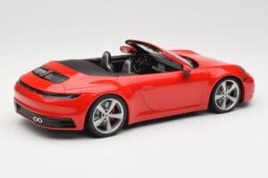Porsche 911 992 Carrera 4S Kabriolets Sarkans Minichamps 1:18 155067331 Metāls — attēls 2 no 6