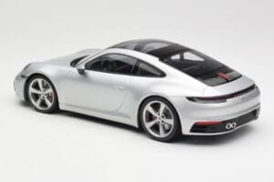 Porsche 911 992 Carrera 4S Sudrabs Minichamps 1:18 155067322 Metāls — attēls 5 no 6