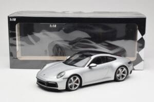 Porsche 911 992 Carrera 4S Sudrabs Minichamps 1:18 155067322 Metāls — attēls 6 no 6