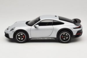 Porsche 911 992 Dakar Ice Grey Metallic Norev 1:18 187242 Metāls — attēls 4 no 8