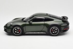 Porsche 911 992 Dakar Oak Zaļš Metālisks Norev 1:18 187241 Metāls — attēls 4 no 9