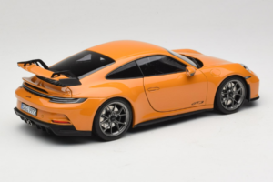 Porsche 911 992 GT3 Bahama Yellow Norev 1:18 187387 Metāls — attēls 3 no 8