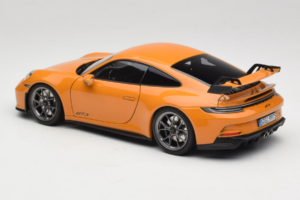 Porsche 911 992 GT3 Bahama Yellow Norev 1:18 187387 Metāls — attēls 7 no 8
