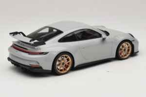 Porsche 911 992 GT3 Chalk Zelta Riteņi Minichamps 1:18 117069001 Metāls — attēls 2 no 6