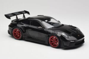 Porsche 911 992 GT3 RS Melns & Sarkani Riteņi & Melns Dekors Minichamps 1:18 153062240 Metāls — attēls 4 no 6
