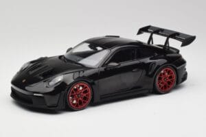 Porsche 911 992 GT3 RS Melns & Sarkani Riteņi & Melns Dekors Minichamps 1:18 153062240 Metāls