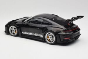 Porsche 911 992 GT3 RS Melns Ar Sudraba Diskiem Minichamps 1:18 155062231 Metāls — attēls 5 no 6