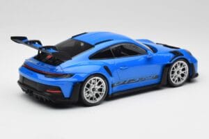 Porsche 911 992 GT3 RS Zils & Sudraba Riteņi & Melns Dekors Minichamps 1:18 153062234 Metāls — attēls 2 no 6