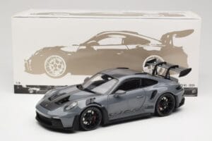 Porsche 911 992 GT3 RS Crayon Weissach Package & Black Wheels Minichamps 1:18 110062024 Metāls — attēls 8 no 8