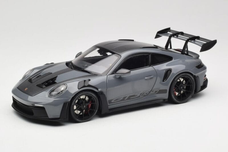 Porsche 911 992 GT3 RS Crayon Weissach Package & Black Wheels Minichamps 1:18 110062024 Metāls