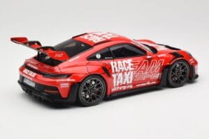 Porsche 911 992 GT3 RS Getspeed Race Taxi Guards Red Minichamps 1:18 110062040 Metāls — attēls 3 no 8