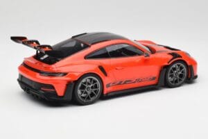 Porsche 911 992 GT3 RS Guards Oranžs & Sudraba Diski Minichamps 1:18 911992002 Metāls — attēls 2 no 6