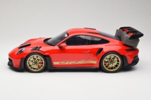 Porsche 911 992 GT3 RS Guards Red GT Spirit 1:12 GT939 Sveķi — attēls 3 no 6