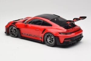 Porsche 911 992 GT3 RS Guards Sarkans & Sudraba Riteņi Weissach Package Minichamps 1:18 153062246 Metāls — attēls 5 no 6