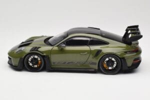 Porsche 911 992 GT3 RS Nato Olive & Black Wheels Minichamps 1:18 110062027 Metāls — attēls 4 no 8