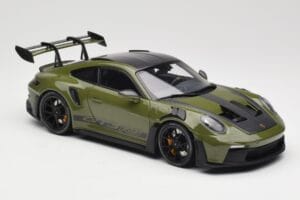 Porsche 911 992 GT3 RS Nato Olive & Black Wheels Minichamps 1:18 110062027 Metāls — attēls 6 no 8