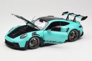 Porsche 911 992 GT3 RS Python Green & Dark Silver Wheels Minichamps 1:18 110062026 Metāls — attēls 2 no 8