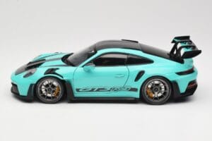 Porsche 911 992 GT3 RS Python Green & Dark Silver Wheels Minichamps 1:18 110062026 Metāls — attēls 4 no 8