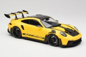 Porsche 911 992 GT3 RS Racing Dzeltens & Melni Riteņi Minichamps 1:18 153062245 Metāls — attēls 4 no 6