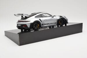 Porsche 911 992 GT3 RS Sudrabs Weissach Package Minichamps 1:18 110062020 Metāls — attēls 4 no 8