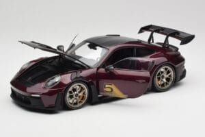 Porsche 911 992 GT3 RS Ultraviolet & Sudraba Riteņi Minichamps 1:18 110062029 Metāls — attēls 2 no 8
