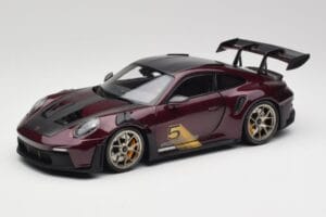 Porsche 911 992 GT3 RS Ultraviolet & Sudraba Riteņi Minichamps 1:18 110062029 Metāls