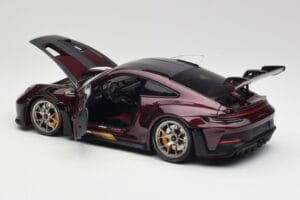 Porsche 911 992 GT3 RS Ultraviolet & Sudraba Riteņi Minichamps 1:18 110062029 Metāls — attēls 5 no 8