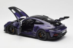 Porsche 911 992 GT3 RS Weissach Package Ultraviolet Norev 1:18 187368 Metāls — attēls 5 no 8