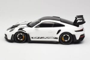 Porsche 911 992 GT3 RS Balts & Melni Riteņi Minichamps 1:18 155062230 Metāls — attēls 3 no 6