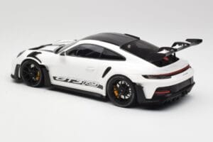 Porsche 911 992 GT3 RS Balts & Melni Riteņi Minichamps 1:18 155062230 Metāls — attēls 5 no 6