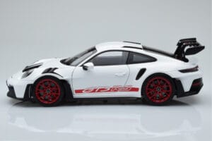 Porsche 911 992 GT3 RS Balts Pyro Sarkans Norev 1:18 187352 Metāls — attēls 4 no 8