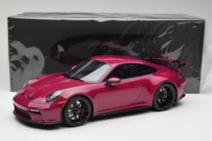 Porsche 911 992 GT3 Ruby Star Neo Red GT Spirit 1:12 GT536 Sveķi — attēls 6 no 6