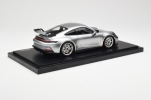 Porsche 911 992 GT3 Sudrabs Minichamps 1:18 WAP0211510M004 Sveķi — attēls 2 no 7