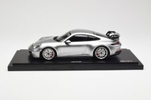 Porsche 911 992 GT3 Sudrabs Minichamps 1:18 WAP0211510M004 Sveķi — attēls 3 no 7