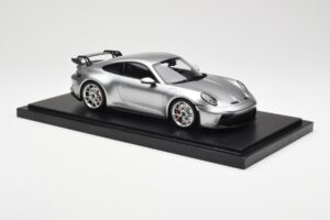 Porsche 911 992 GT3 Sudrabs Minichamps 1:18 WAP0211510M004 Sveķi — attēls 4 no 7