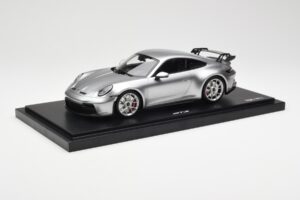 Porsche 911 992 GT3 Sudrabs Minichamps 1:18 WAP0211510M004 Sveķi