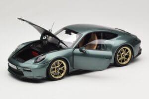 Porsche 911 992 GT3 Touring Package Malachite Green Metallic Norev 1:18 187382 Metāls — attēls 2 no 8
