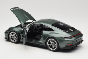 Porsche 911 992 S/T Malachite Green Metallic Norev 1:18 187472 Metāls — attēls 4 no 8