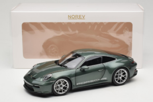 Porsche 911 992 S/T Malachite Green Metallic Norev 1:18 187472 Metāls — attēls 8 no 8