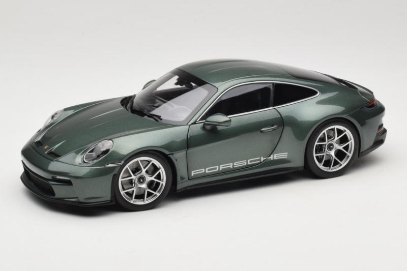 Porsche 911 992 S/T Malachite Green Metallic Norev 1:18 187472 Metāls