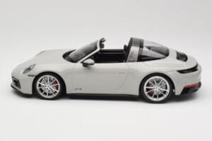 Porsche 911 992 Targa 4 GTS Pelēks Minichamps 1:18 155061064 Metāls — attēls 3 no 6