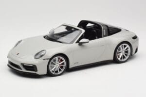 Porsche 911 992 Targa 4 GTS Pelēks Minichamps 1:18 155061064 Metāls