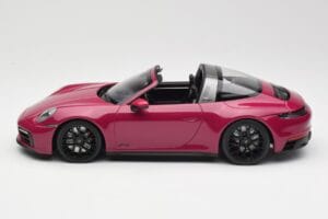 Porsche 911 992 Targa 4 GTS Rubystar Minichamps 1:18 155061066 Metāls — attēls 3 no 6