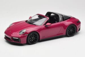 Porsche 911 992 Targa 4 GTS Rubystar Minichamps 1:18 155061066 Metāls