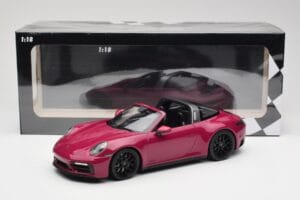 Porsche 911 992 Targa 4 GTS Rubystar Minichamps 1:18 155061066 Metāls — attēls 6 no 6