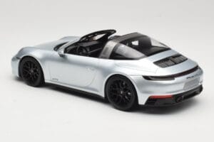 Porsche 911 992 Targa 4 GTS Sudrabs Minichamps 1:18 155061061 Metāls — attēls 5 no 6